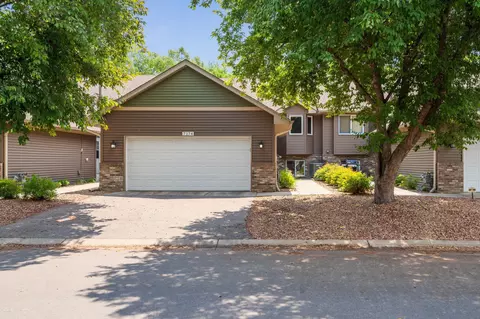 7174 Ivy Ridge Ct, Lino Lakes, MN 55014