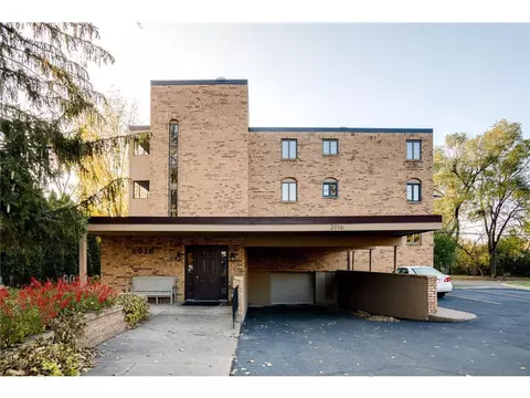 2016 Yorkshire Ave #305, Saint Paul, MN 55116