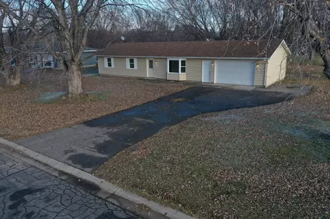 205 5th St NW, Pennock, MN 56279