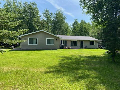 224 Leeds Rd, Hoyt Lakes, MN 55750