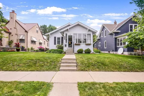 312 Warwick St, Saint Paul, MN 55105