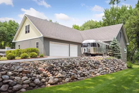 1121 W River St, Monticello, MN 55362