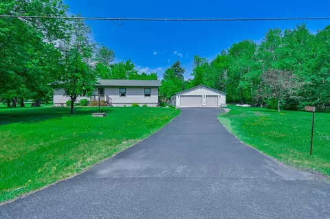 7689 Ely Lake Dr, Eveleth, MN 55734