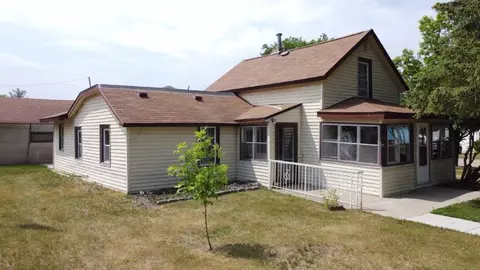 1222 6th St N, Cannon Falls, MN 55009