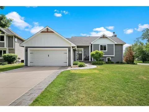 18502 Schroeder Pl, Eden Prairie, MN 55346