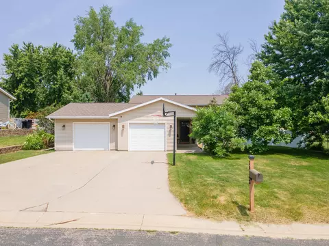 209 19th St NE, Stewartville, MN 55976