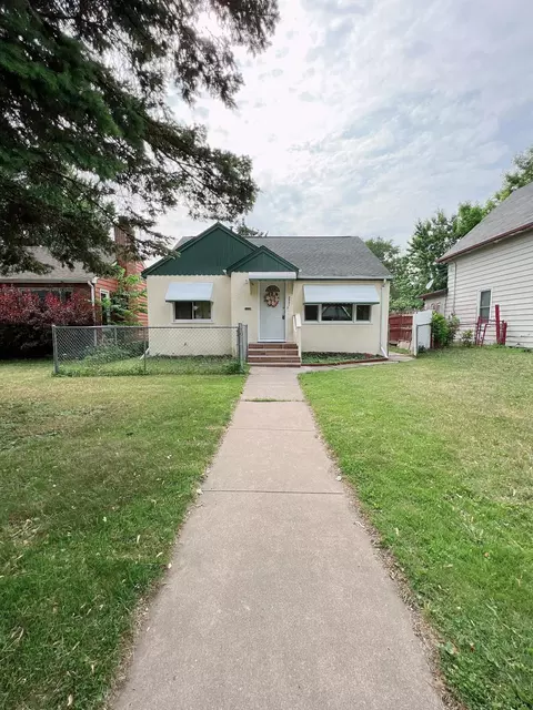 2951 Thomas Ave N, Minneapolis, MN 55411