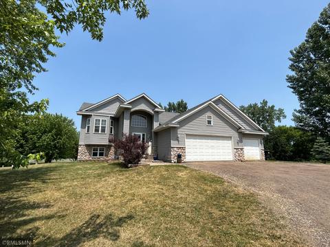 8121 211th Ave NW, Nowthen, MN 55330