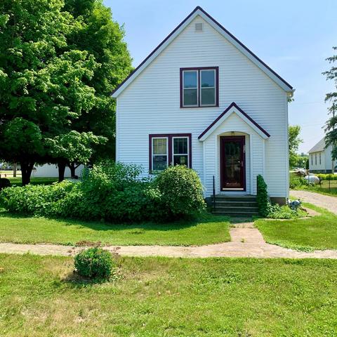 514 River St, Chester, IA 52134