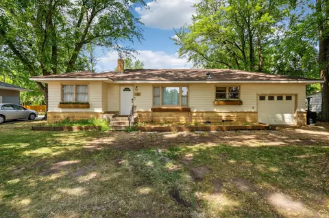 130 Lincoln Ave N, Lester Prairie, MN 55354
