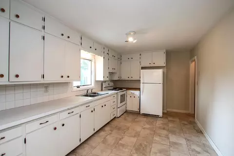 636 E 2nd St, Litchfield, MN 55355 photo 4