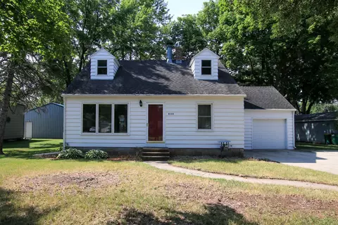 636 E 2nd St, Litchfield, MN 55355 photo 1