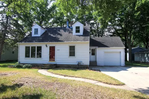 636 E 2nd St, Litchfield, MN 55355 photo 2