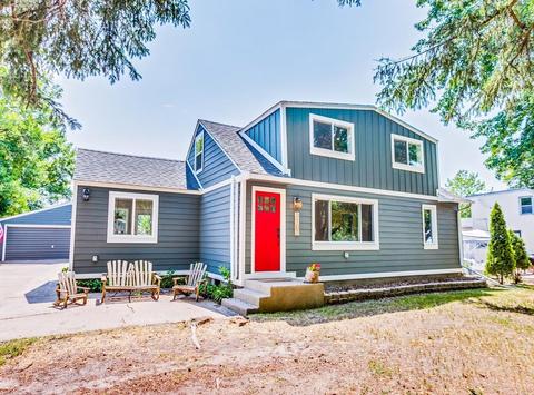 2102 Oakwood Dr, Mounds View, MN 55112