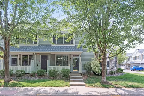 3033 Chamberlain St N #4, Maplewood, MN 55109