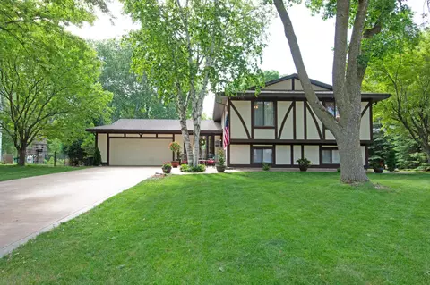 4510 Upland Ln N, Plymouth, MN 55446
