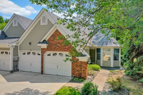 4252 Pond View Dr, White Bear Township, MN 55110