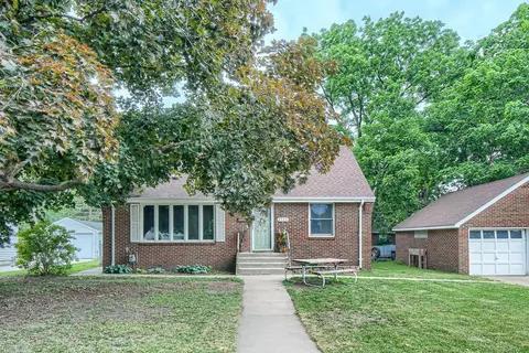 2125 Ames Ave, Saint Paul, MN 55119