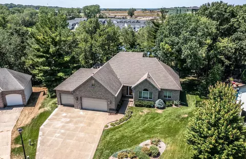 11 Geneva Blvd, Burnsville, MN 55306