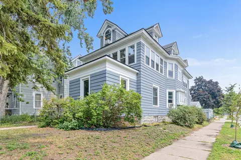 2557 Dupont Ave S, Minneapolis, MN 55405