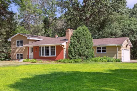 831 Tanglewood Dr, Shoreview, MN 55126