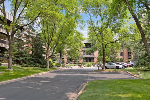7250 Lewis Ridge Pkwy #310, Edina, MN 55439