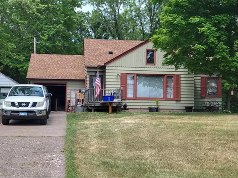 106 4th St, Mora, MN 55051