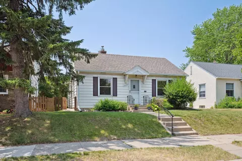 3518 2 12 St NE, Minneapolis, MN 55418