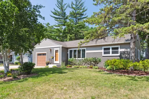 230 Althea Ln, Hopkins, MN 55343