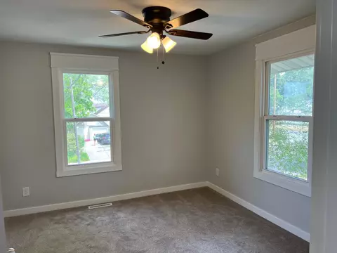 209 12th St NW, Faribault, MN 55021 photo 7