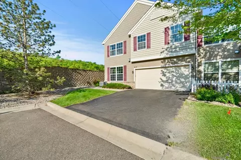 817 Braunworth Ct, Chaska, MN 55318