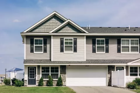 8037 Abercrombie Ln, Woodbury, MN 55129