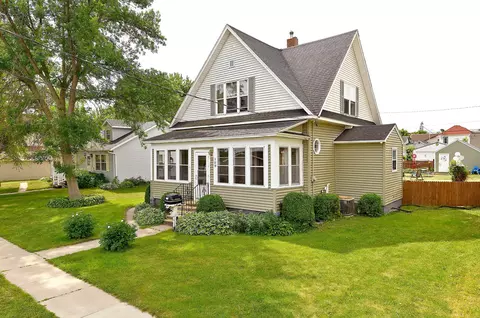 108 Lake St E, Waterville, MN 56096