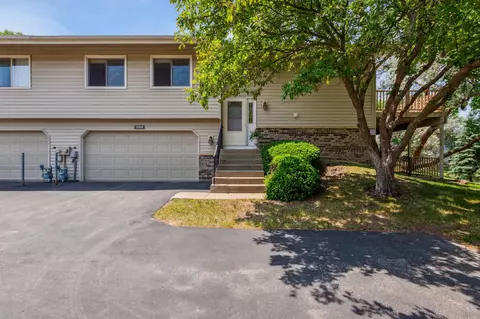 3568 Avon Ct, Woodbury, MN 55125