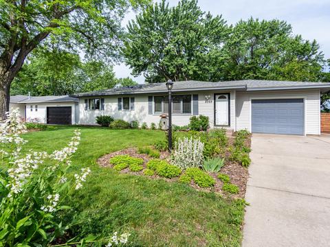 2069 Bluestone Ln, Eagan, MN 55122