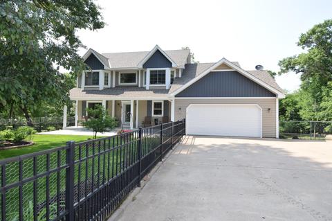 23 300th Trl NW, Isanti, MN 55040