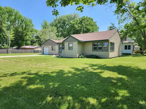 1404 Becker Ave SE, Willmar, MN 56201