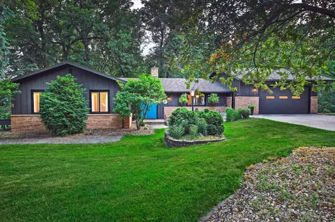 2110 Linn Dr, Owatonna, MN 55060