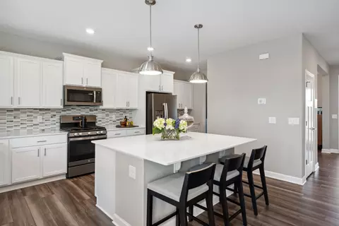 18152 Hinckley Ave, Lakeville, MN 55044