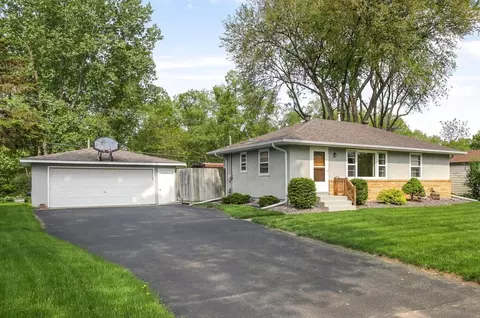 4215 Diamond Dr, Eagan, MN 55122