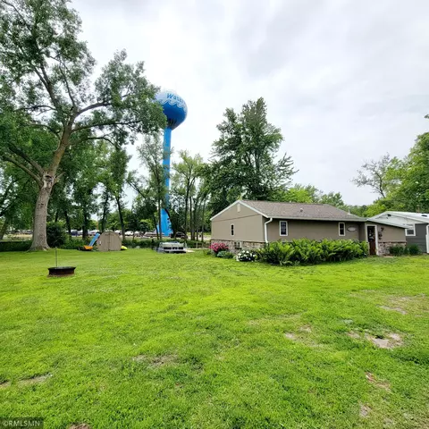 401 1st St N, Waterville, MN 56096