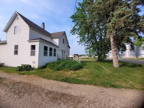 104 W Main Ave, Hoffman, MN 56339 photo 2