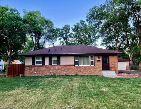 5548 Girard Ave N, Brooklyn Center, MN 55430