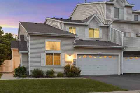 17637 Hackberry Ct, Eden Prairie, MN 55347