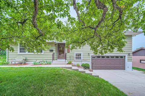 3633 Ensign Ave N, New Hope, MN 55427