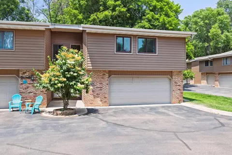 14234 Chestnut Dr, Eden Prairie, MN 55347