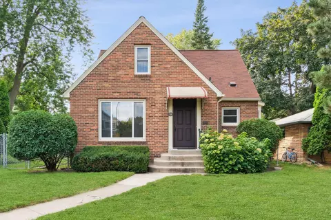 2942 Mckinley St NE, Minneapolis, MN 55418