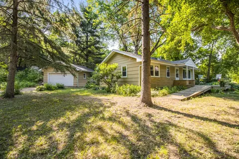 20985 Minnetonka Blvd, Shorewood, MN 55331