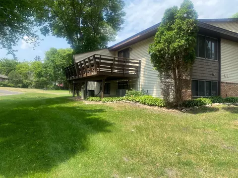 4100 Brookdale Cir N, Brooklyn Park, MN 55443