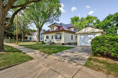 314 Forest St, Kenyon, MN 55946 photo 2
